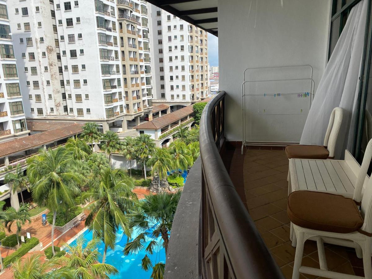 Lovely 1-Bedroom Condo With Facilities Malacca エクステリア 写真